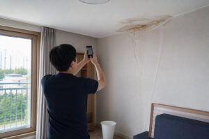 월세집 천장 누수·곰팡이, 닦기 전 남길 증거 6가지